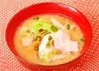 ベーコンとキャベツ・野菜いっぱいの味噌汁の作り方レシピ